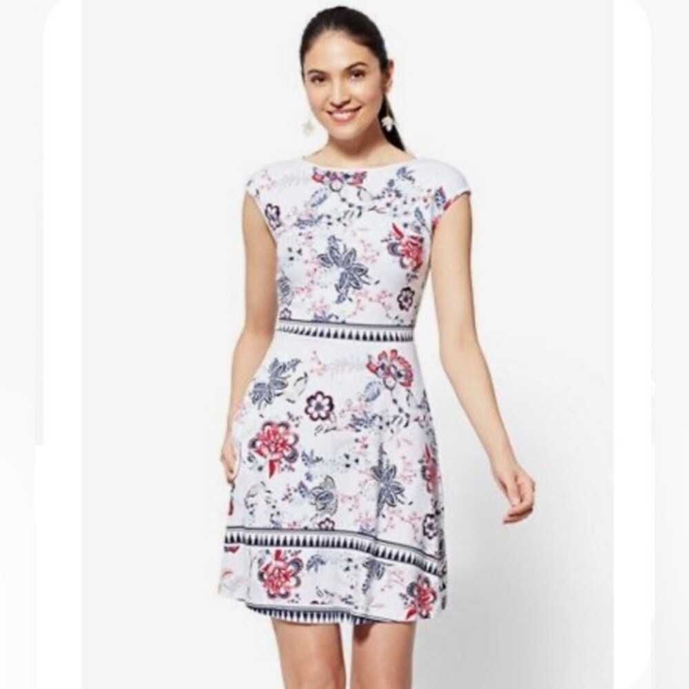 New York & Co white floral dress with pockets size medium